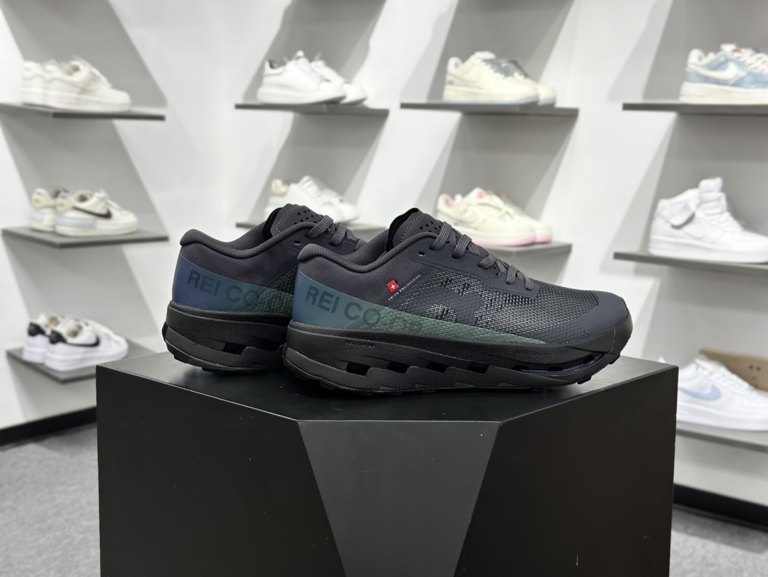 180 On昂跑 Cloudultra 3 BEAMS REI 户外街头机能风跑步鞋 3MF3072