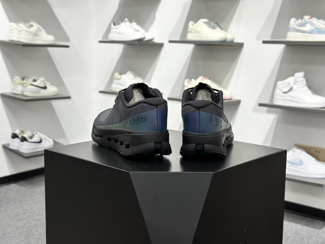 180 On昂跑 Cloudultra 3 BEAMS REI 户外街头机能风跑步鞋 3MF3072