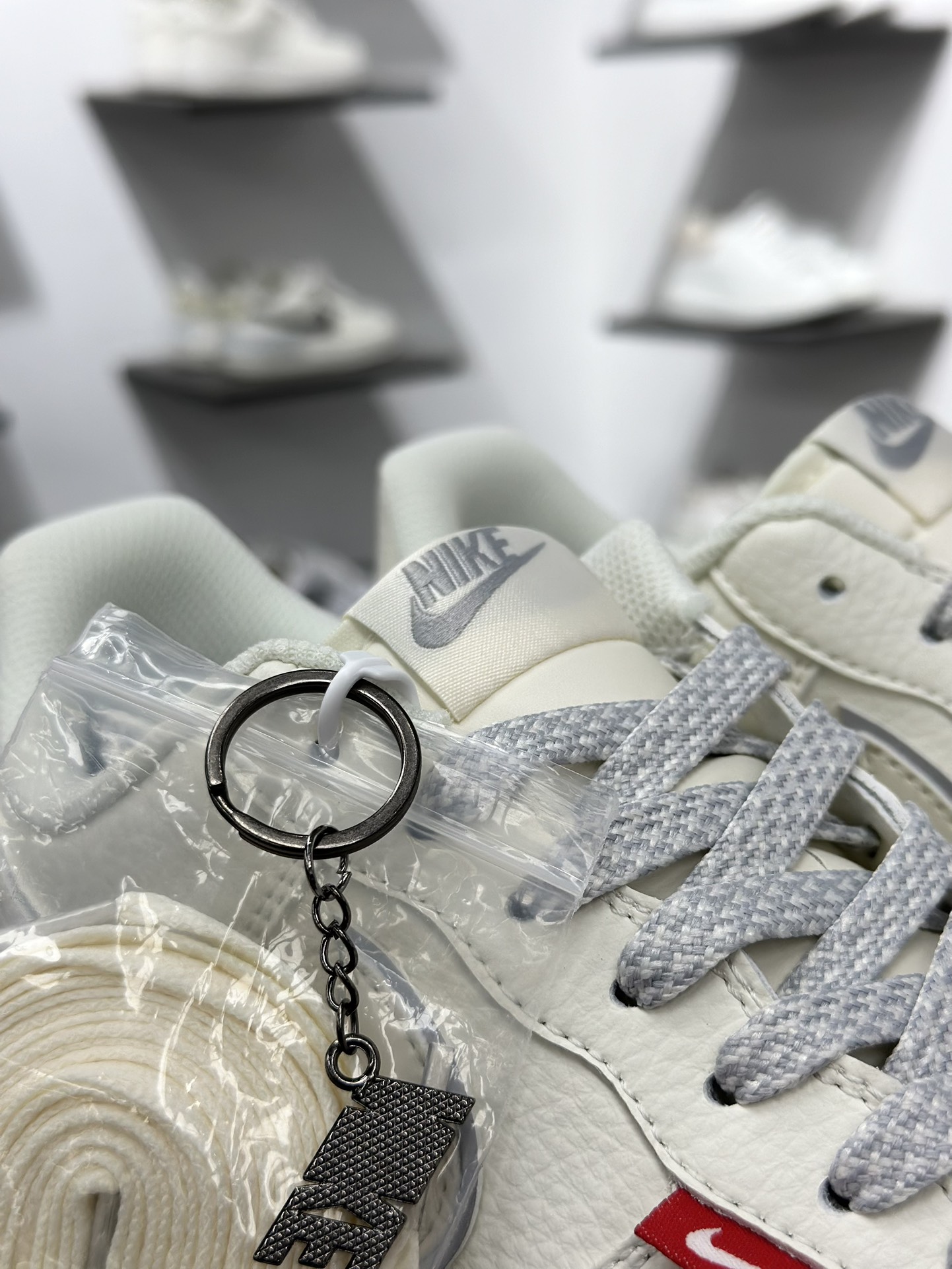 Air Force 1 '07 Low 米白灰反光钩 CS5288-043-莆田鞋,莆田鞋货源,高仿鞋,高仿鞋货源,安福档口,莆田高仿鞋,莆田鞋批发,高仿鞋批发,莆田高仿运动鞋,高仿运动鞋,莆田运动鞋 Air Force 1 '07 Low 米白灰反光钩 CS5288-043