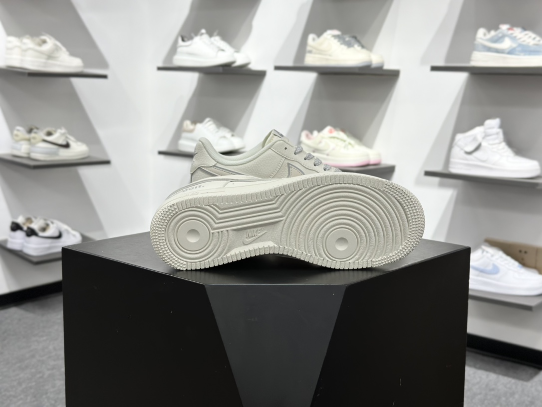 Air Force 1 '07 Low 米白灰反光钩 CS5288-043-莆田鞋,莆田鞋货源,高仿鞋,高仿鞋货源,安福档口,莆田高仿鞋,莆田鞋批发,高仿鞋批发,莆田高仿运动鞋,高仿运动鞋,莆田运动鞋 Air Force 1 '07 Low 米白灰反光钩 CS5288-043