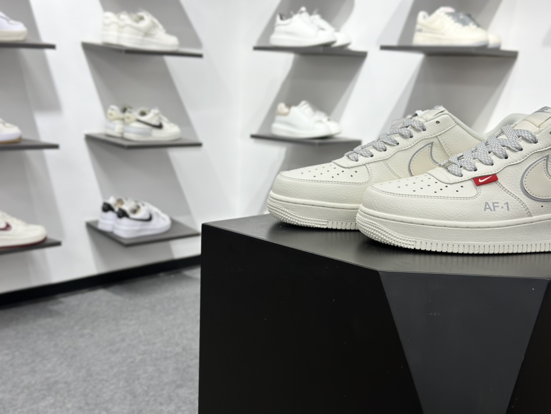 Air Force 1 '07 Low 米白灰反光钩 CS5288-043-莆田鞋,莆田鞋货源,高仿鞋,高仿鞋货源,安福档口,莆田高仿鞋,莆田鞋批发,高仿鞋批发,莆田高仿运动鞋,高仿运动鞋,莆田运动鞋 Air Force 1 '07 Low 米白灰反光钩 CS5288-043