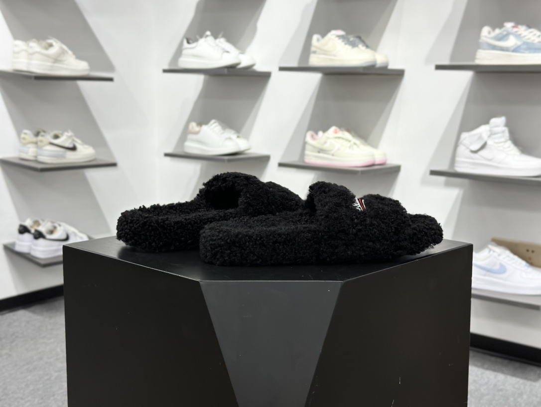 300 X1 Balenciaga 巴黎世家 Furry 毛毛拖鞋