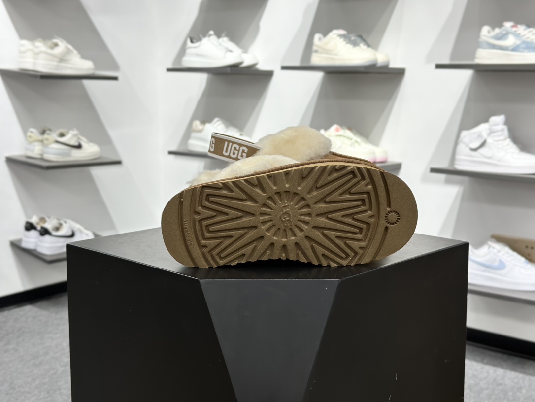 280 X1 全网最齐 ugg 130个配色 市面顶级版本 UGG 星拖拉带厚底-Chinese UA Cheap High Quatity Brand Clothes Bags handbags Sneakers wholesale wholesaler seller from China Factory suppliers Fashion Clothing Shoes best Quality Beautiful Price 280 X1 全网最齐 ugg 130个配色 市面顶级版本 UGG 星拖拉带厚底