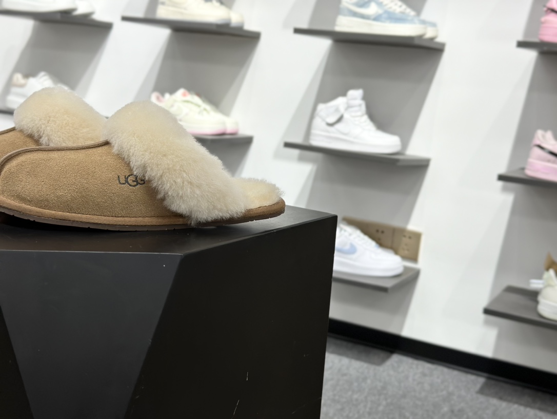 220 X1 全网热卖款最齐 UGG 市面顶级版本 UGG 星拖 1cm薄底 雪地靴女款-Chinese UA Cheap High Quatity Brand Clothes Bags handbags Sneakers wholesale wholesaler seller from China Factory suppliers Fashion Clothing Shoes best Quality Beautiful Price 220 X1 全网热卖款最齐 UGG 市面顶级版本 UGG 星拖 1cm薄底 雪地靴女款