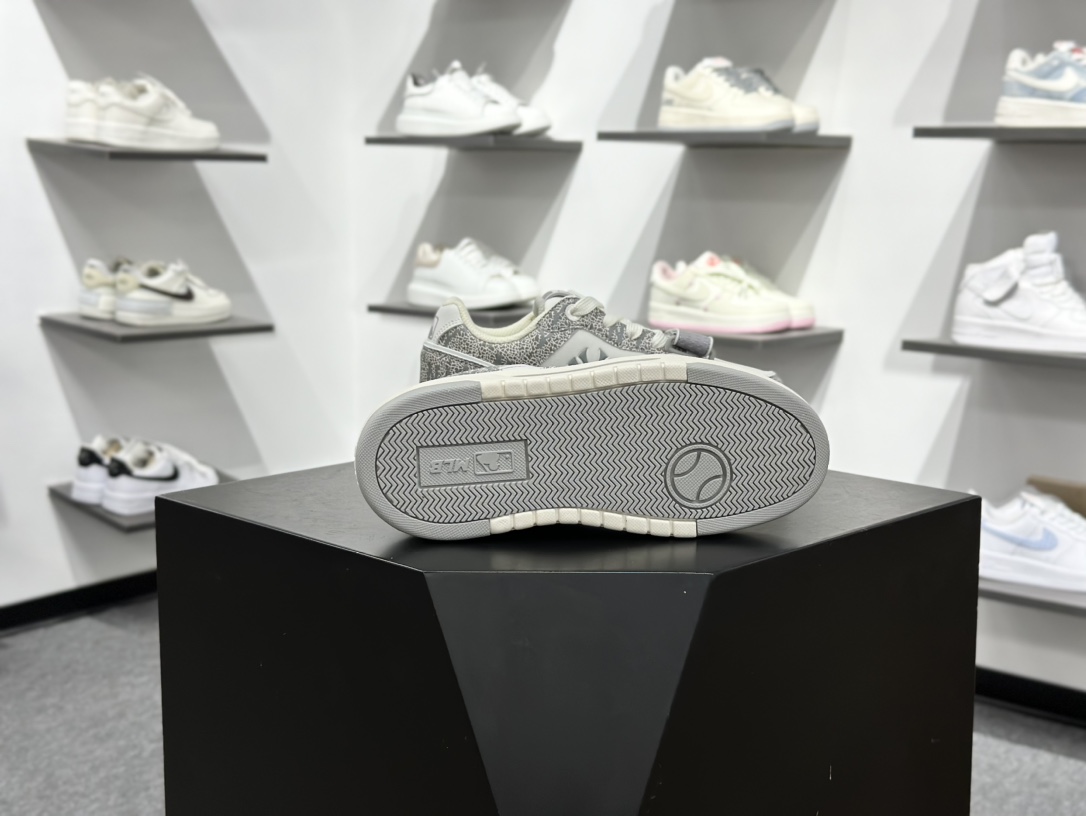 180 New York Yankees x MLB Chunky Liner Basic Mid 学长鞋系列老爹风轻量增高厚底百搭休闲运动板鞋“魔术贴裂纹浅灰米白NY印花”3ASXP025N-50GRS