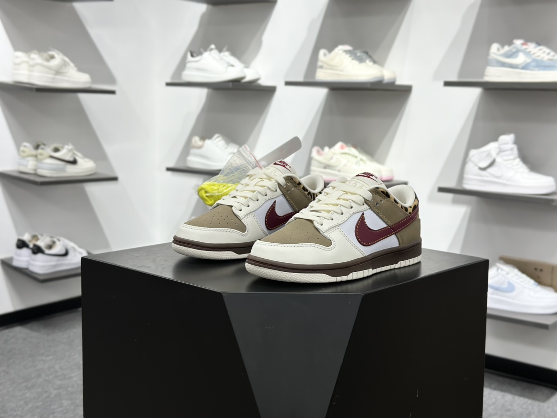 200 Nike SB Dunk Low 米红 IM6687-262