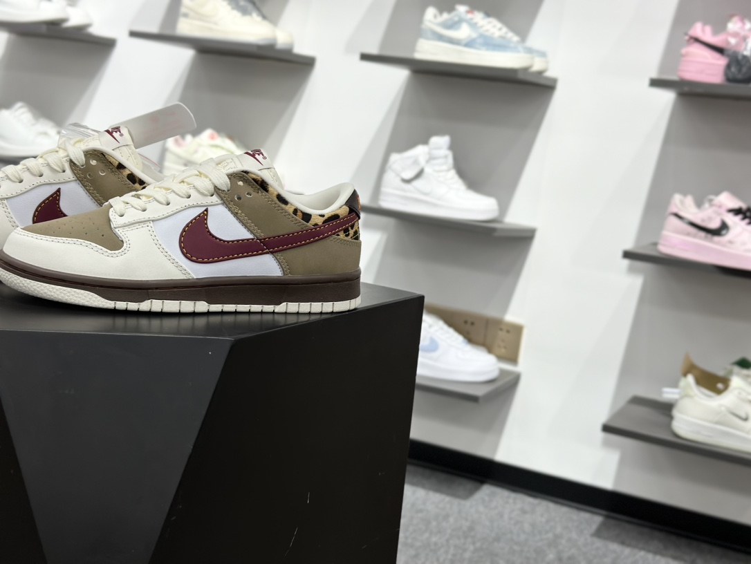 200 Nike SB Dunk Low 米红 IM6687-262