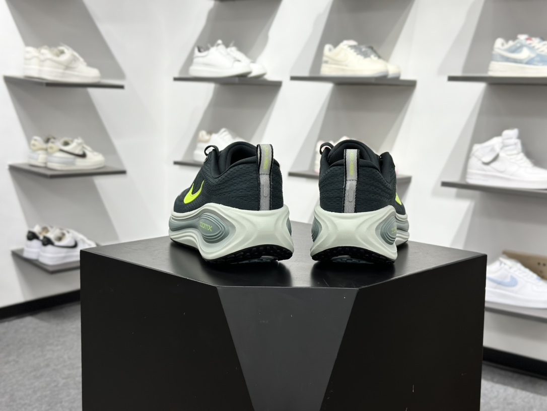 Nike Air Zoom Vomero Plus 全新科技提前原鞋开发 运动跑鞋 HV8150-300-莆田鞋,莆田鞋货源,高仿鞋,高仿鞋货源,安福档口,莆田高仿鞋,莆田鞋批发,高仿鞋批发,莆田高仿运动鞋,高仿运动鞋,莆田运动鞋 Nike Air Zoom Vomero Plus 全新科技提前原鞋开发 运动跑鞋 HV8150-300