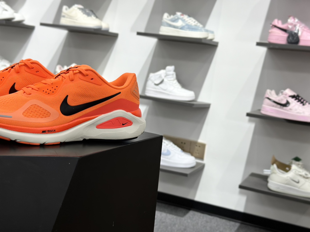 180 Nike Air Zoom Structure 26 轻量跑鞋 HJ1102-800