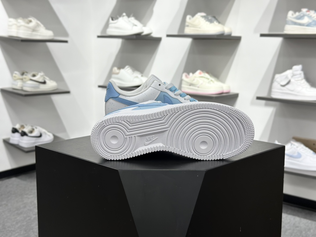 Air Force 1 Low简约浪漫 夏晚白蓝 经典休闲运动板鞋 ZH0316-117-莆田鞋,莆田鞋货源,高仿鞋,高仿鞋货源,安福档口,莆田高仿鞋,莆田鞋批发,高仿鞋批发,莆田高仿运动鞋,高仿运动鞋,莆田运动鞋 Air Force 1 Low简约浪漫 夏晚白蓝 经典休闲运动板鞋 ZH0316-117