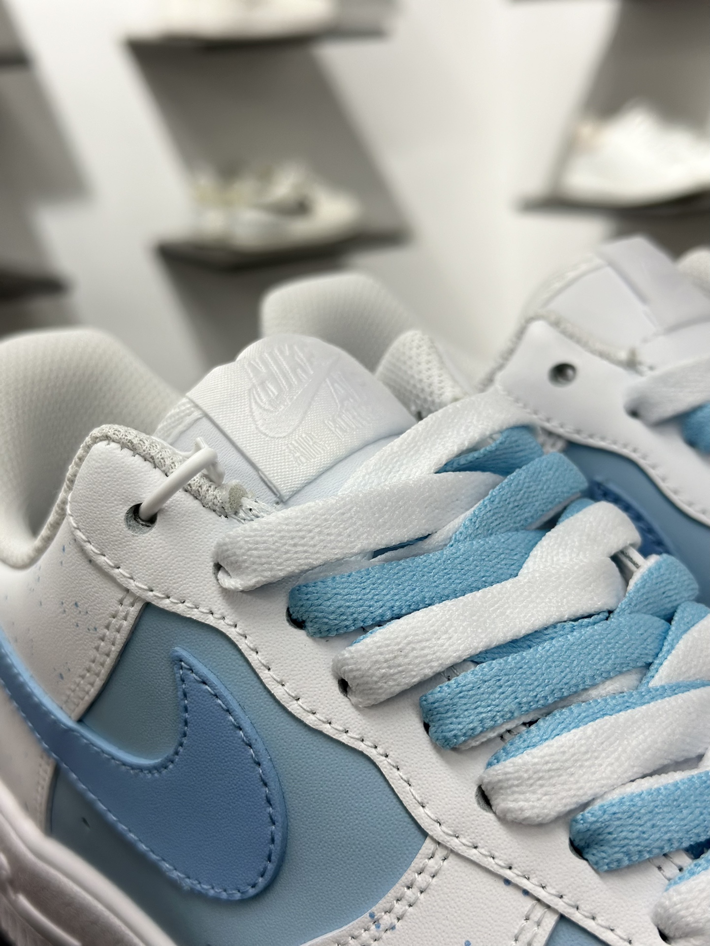 Air Force 1 Low简约浪漫 夏晚白蓝 经典休闲运动板鞋 ZH0316-117-莆田鞋,莆田鞋货源,高仿鞋,高仿鞋货源,安福档口,莆田高仿鞋,莆田鞋批发,高仿鞋批发,莆田高仿运动鞋,高仿运动鞋,莆田运动鞋 Air Force 1 Low简约浪漫 夏晚白蓝 经典休闲运动板鞋 ZH0316-117