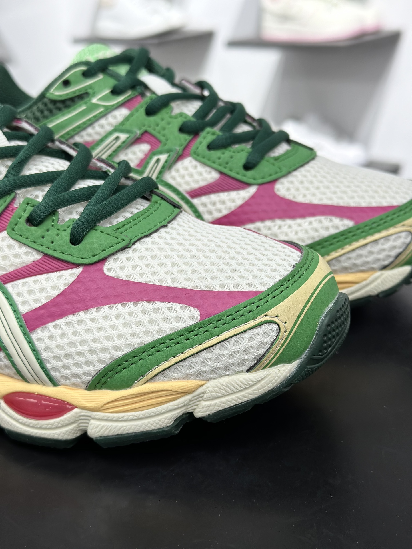 200 Asics Gel-Cumulus 16 亚瑟士 防滑耐磨 休闲运动鞋 1203A763-100