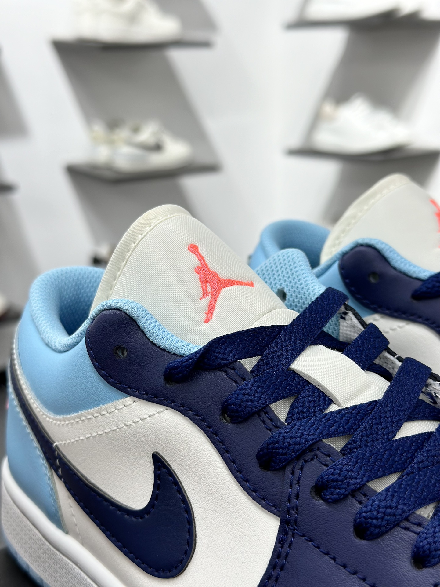 220 原装裸鞋级 市面最高工艺产物 Air Jordan 1 Low复古蓝 553558-149-Chinese UA Cheap High Quatity Brand Clothes Bags handbags Sneakers wholesale wholesaler seller from China Factory suppliers Fashion Clothing Shoes best Quality Beautiful Price 220 原装裸鞋级 市面最高工艺产物 Air Jordan 1 Low复古蓝 553558-149