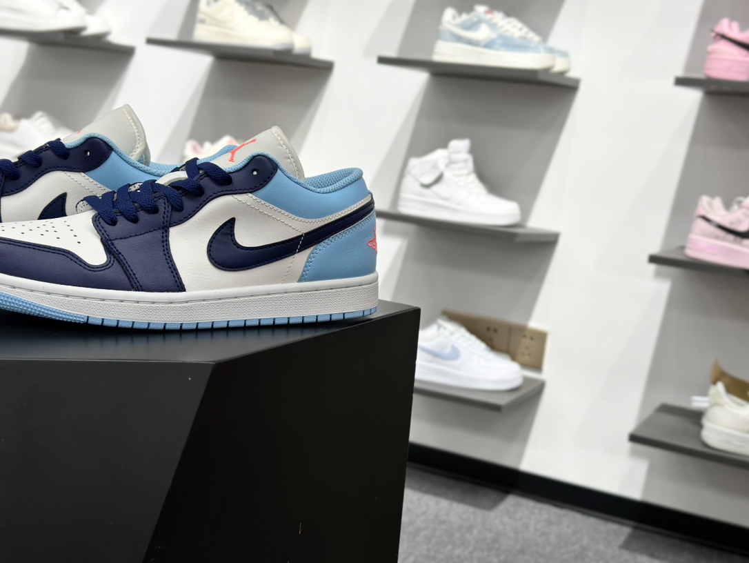 220 原装裸鞋级 市面最高工艺产物 Air Jordan 1 Low复古蓝 553558-149-Chinese UA Cheap High Quatity Brand Clothes Bags handbags Sneakers wholesale wholesaler seller from China Factory suppliers Fashion Clothing Shoes best Quality Beautiful Price 220 原装裸鞋级 市面最高工艺产物 Air Jordan 1 Low复古蓝 553558-149