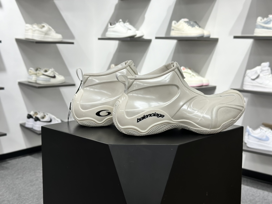 560 Balenciaga 巴黎世家 Basketball 复古老爹鞋篮球鞋 824909