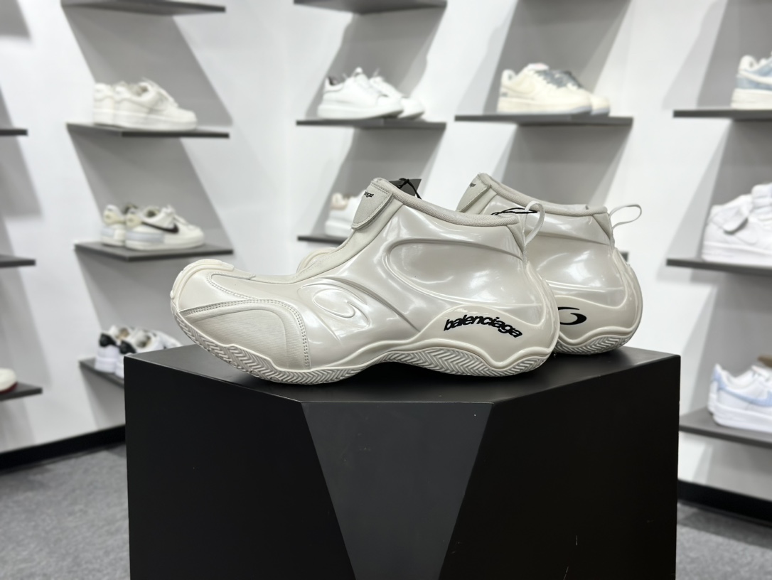 560 Balenciaga 巴黎世家 Basketball 复古老爹鞋篮球鞋 824909