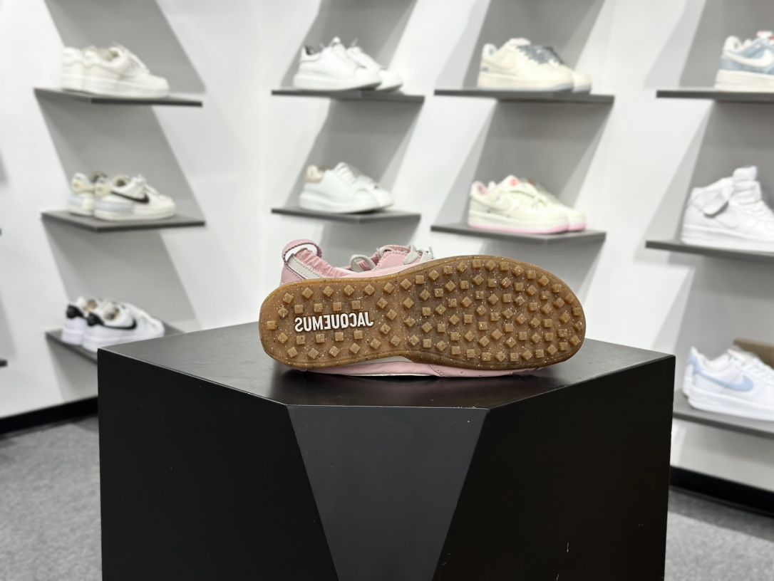 220 Jacquemus x Nike Jacumoon 耐克 柔软舒适防滑耐磨 低帮休闲板鞋 欧美走秀款英伦复古