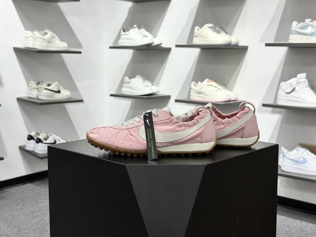 220 Jacquemus x Nike Jacumoon 耐克 柔软舒适防滑耐磨 低帮休闲板鞋 欧美走秀款英伦复古