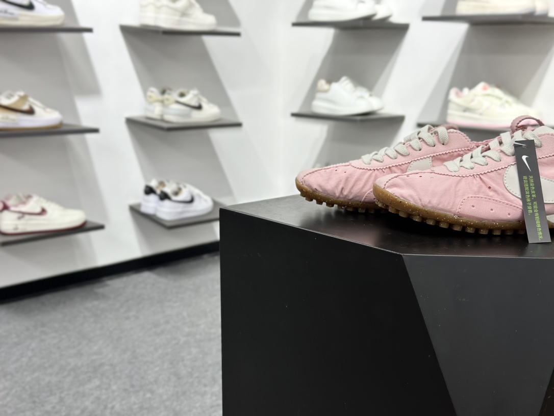 220 Jacquemus x Nike Jacumoon 耐克 柔软舒适防滑耐磨 低帮休闲板鞋 欧美走秀款英伦复古