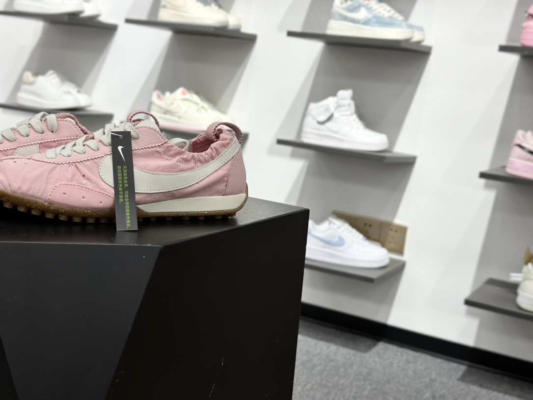 220 Jacquemus x Nike Jacumoon 耐克 柔软舒适防滑耐磨 低帮休闲板鞋 欧美走秀款英伦复古