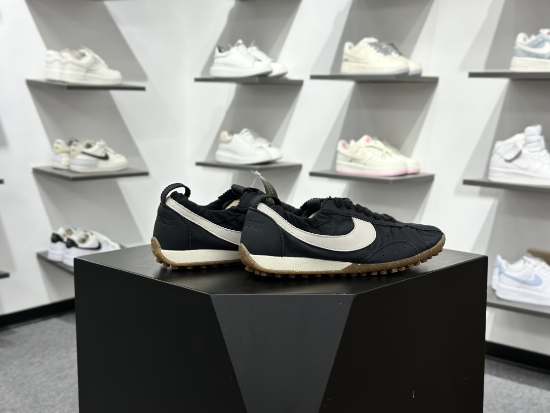 220 Jacquemus x Nike Jacumoon 耐克 柔软舒适防滑耐磨 低帮休闲板鞋 HV8547-001