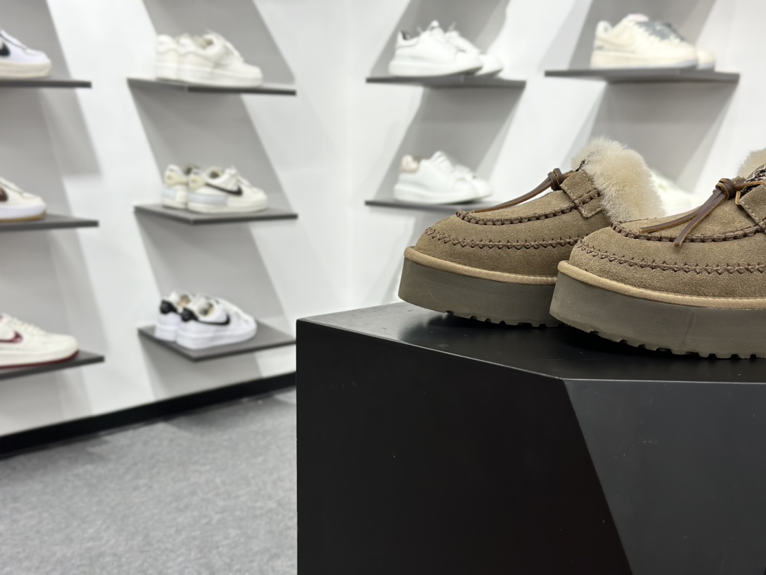 290 X1 全网热卖款最齐 UGG 100个配色 市面顶级版本 UGG 阿尔派半拖-Chinese UA Cheap High Quatity Brand Clothes Bags handbags Sneakers wholesale wholesaler seller from China Factory suppliers Fashion Clothing Shoes best Quality Beautiful Price 290 X1 全网热卖款最齐 UGG 100个配色 市面顶级版本 UGG 阿尔派半拖