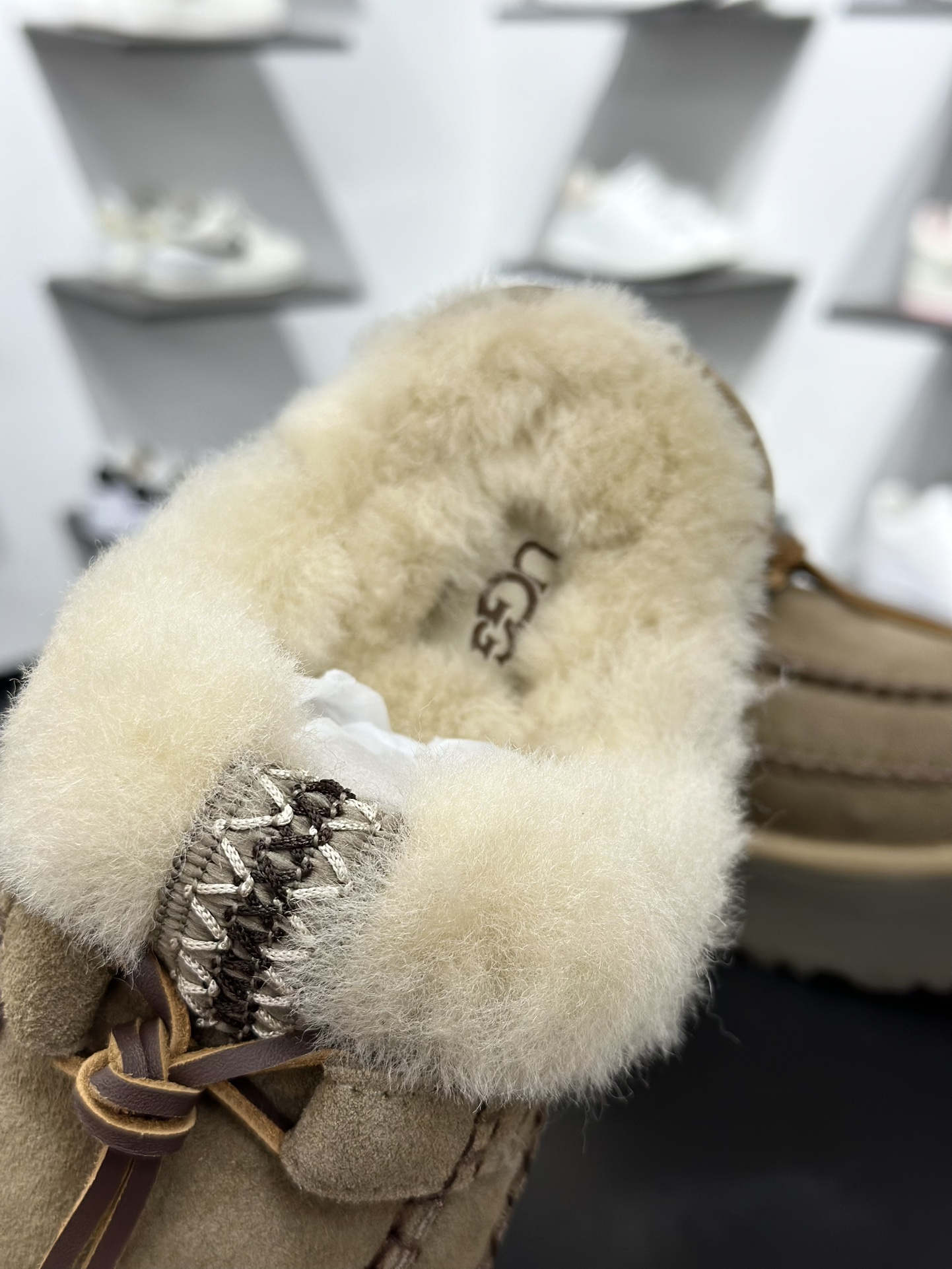 290 X1 全网热卖款最齐 UGG 100个配色 市面顶级版本 UGG 阿尔派半拖-Chinese UA Cheap High Quatity Brand Clothes Bags handbags Sneakers wholesale wholesaler seller from China Factory suppliers Fashion Clothing Shoes best Quality Beautiful Price 290 X1 全网热卖款最齐 UGG 100个配色 市面顶级版本 UGG 阿尔派半拖