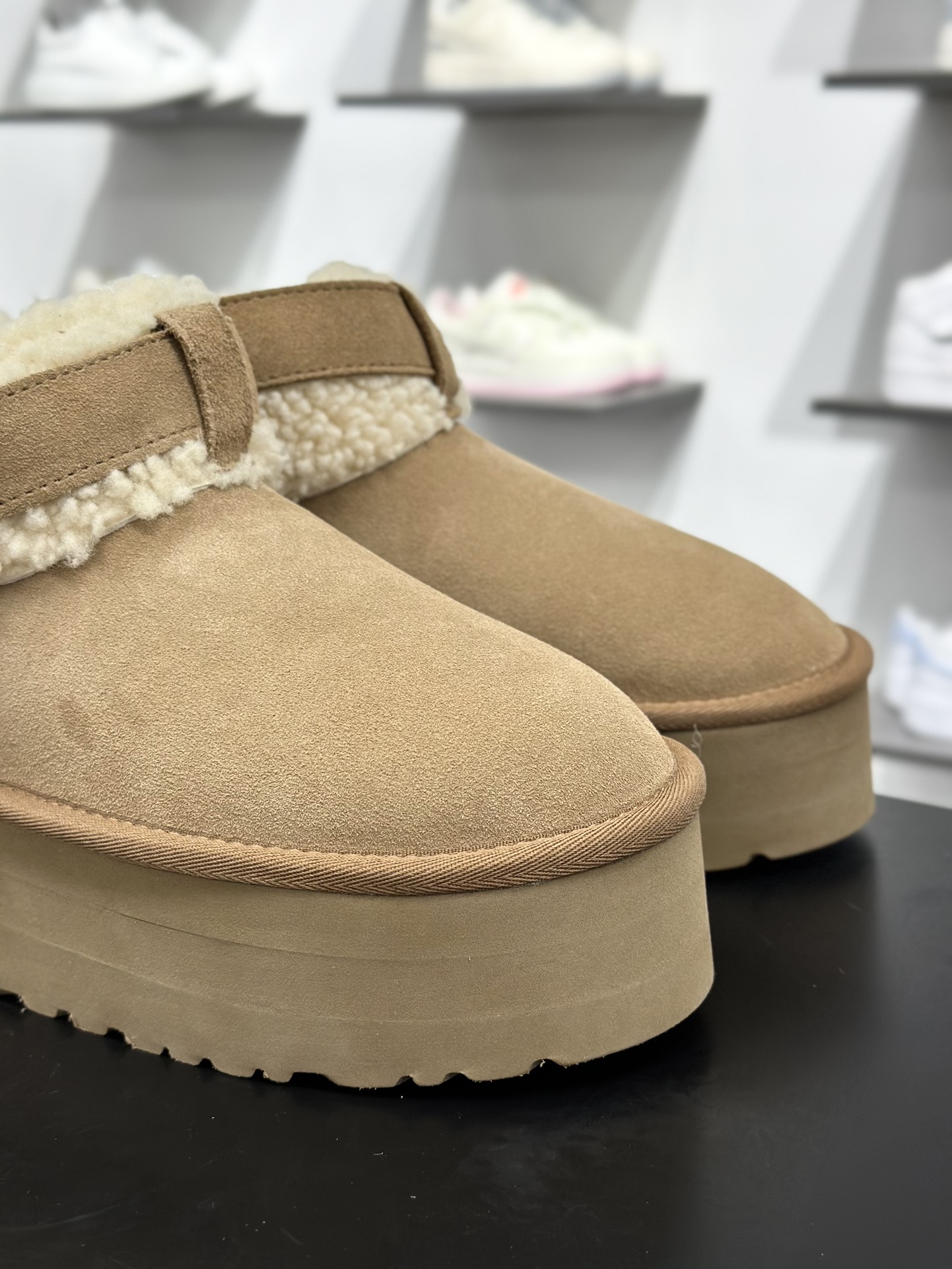 330 X1 全网热卖款最齐 UGG 90个配色 市面顶级版本 UGG 圆头搭扣 3.5cm厚底 雪地靴女款