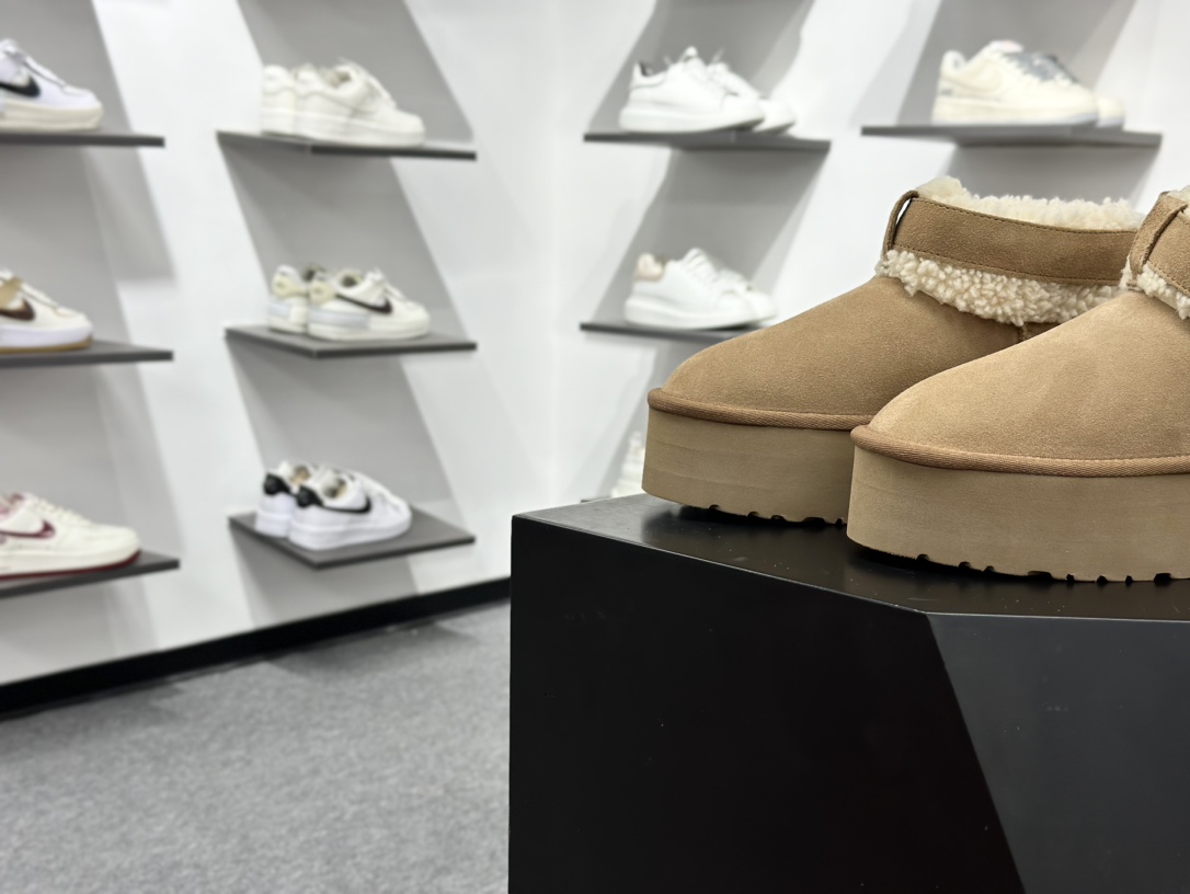 330 X1 全网热卖款最齐 UGG 90个配色 市面顶级版本 UGG 圆头搭扣 3.5cm厚底 雪地靴女款