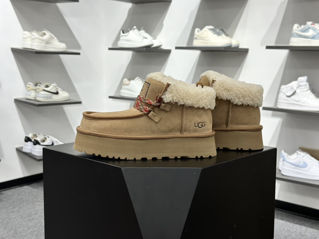 330 X1 全网最齐 ugg 100个配色 市面顶级版本 UGG 芙卡拉 3cm厚底 雪地靴女款-Chinese UA Cheap High Quatity Brand Clothes Bags handbags Sneakers wholesale wholesaler seller from China Factory suppliers Fashion Clothing Shoes best Quality Beautiful Price 330 X1 全网最齐 ugg 100个配色 市面顶级版本 UGG 芙卡拉 3cm厚底 雪地靴女款
