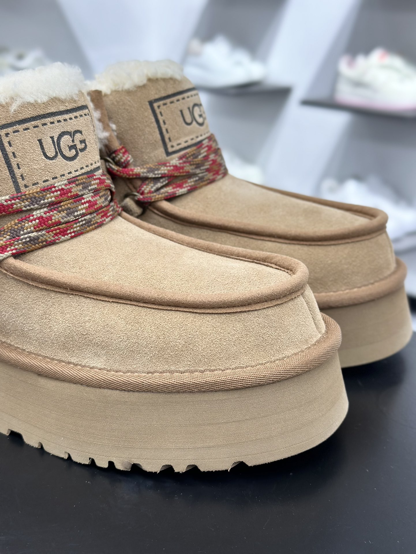 330 X1 全网最齐 ugg 100个配色 市面顶级版本 UGG 芙卡拉 3cm厚底 雪地靴女款-Chinese UA Cheap High Quatity Brand Clothes Bags handbags Sneakers wholesale wholesaler seller from China Factory suppliers Fashion Clothing Shoes best Quality Beautiful Price 330 X1 全网最齐 ugg 100个配色 市面顶级版本 UGG 芙卡拉 3cm厚底 雪地靴女款