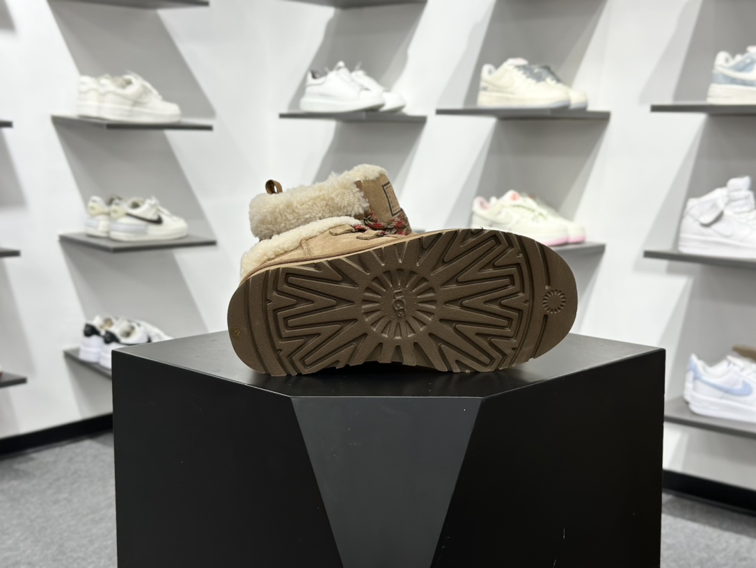 330 X1 全网最齐 ugg 100个配色 市面顶级版本 UGG 芙卡拉 3cm厚底 雪地靴女款-Chinese UA Cheap High Quatity Brand Clothes Bags handbags Sneakers wholesale wholesaler seller from China Factory suppliers Fashion Clothing Shoes best Quality Beautiful Price 330 X1 全网最齐 ugg 100个配色 市面顶级版本 UGG 芙卡拉 3cm厚底 雪地靴女款