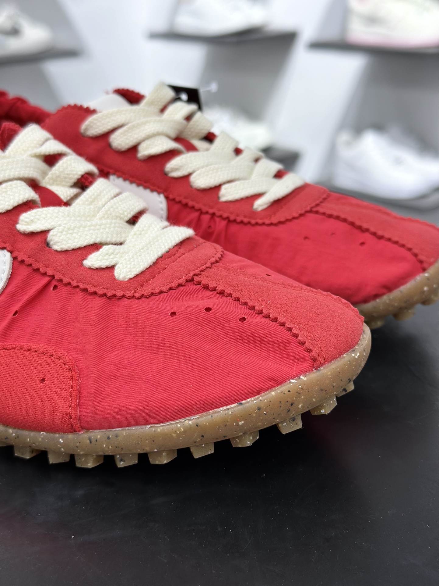 220 Jacquemus x Nike Jacumoon 耐克 柔软舒适防滑耐磨 低帮休闲板鞋 HV8547-700-Chinese UA Cheap High Quatity Brand Clothes Bags handbags Sneakers wholesale wholesaler seller from China Factory suppliers Fashion Clothing Shoes best Quality Beautiful Price 220 Jacquemus x Nike Jacumoon 耐克 柔软舒适防滑耐磨 低帮休闲板鞋 HV8547-700