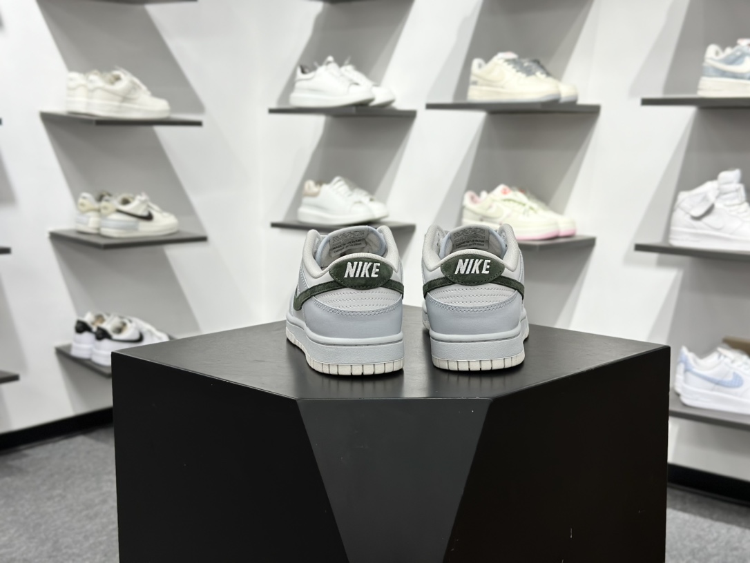 200 Nike SB Dunk Low IM3371-030