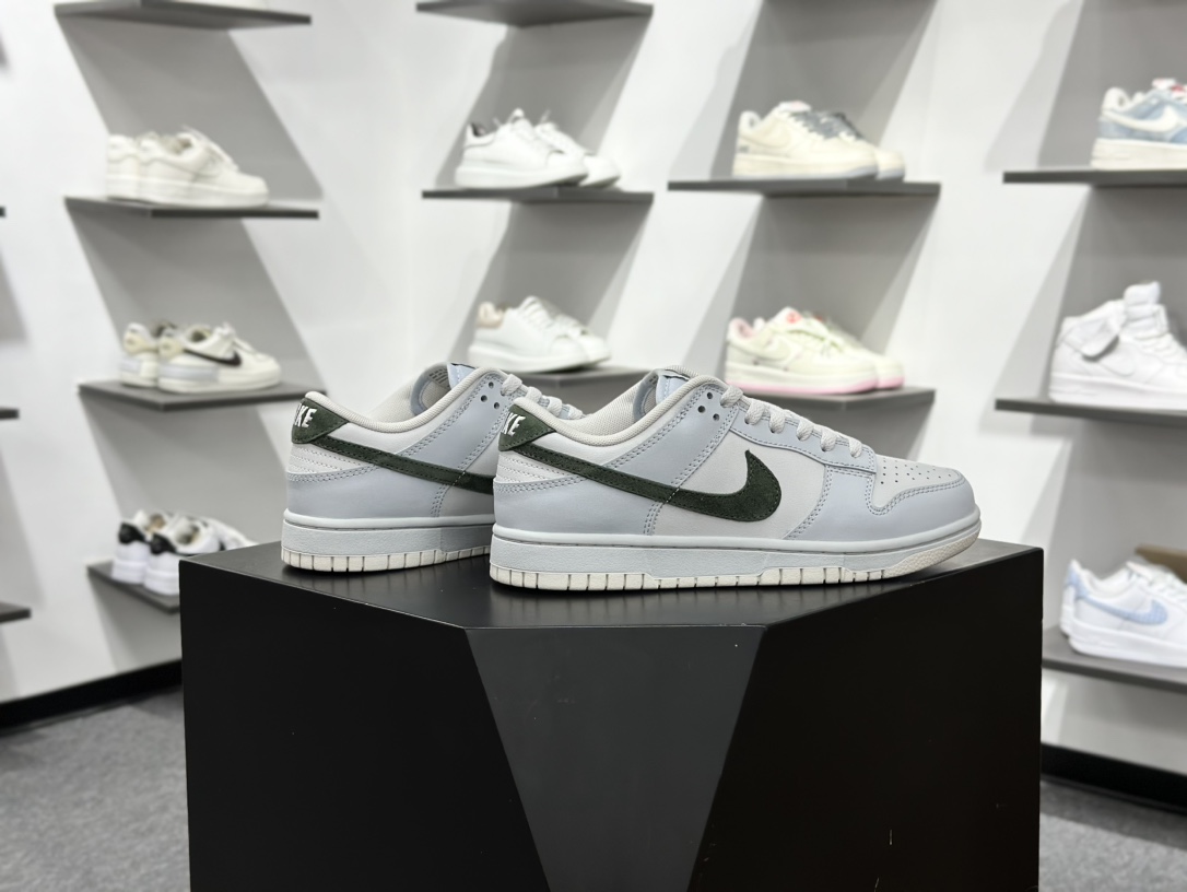 200 Nike SB Dunk Low IM3371-030