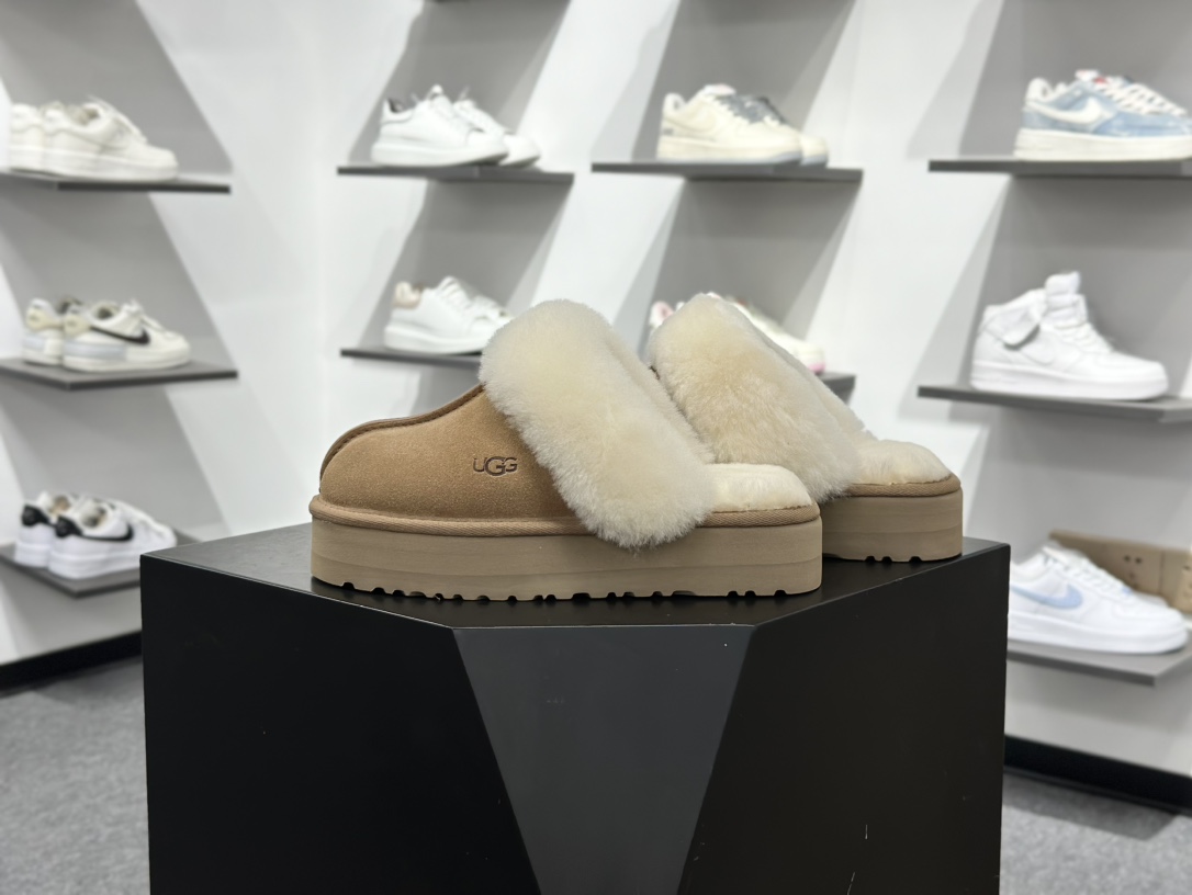 220 UGG 星拖厚底 栗色 秋冬羊皮毛一体雪地靴 1122550 全鞋-Chinese UA Cheap High Quatity Brand Clothes Bags handbags Sneakers wholesale wholesaler seller from China Factory suppliers Fashion Clothing Shoes best Quality Beautiful Price 220 UGG 星拖厚底 栗色 秋冬羊皮毛一体雪地靴 1122550 全鞋