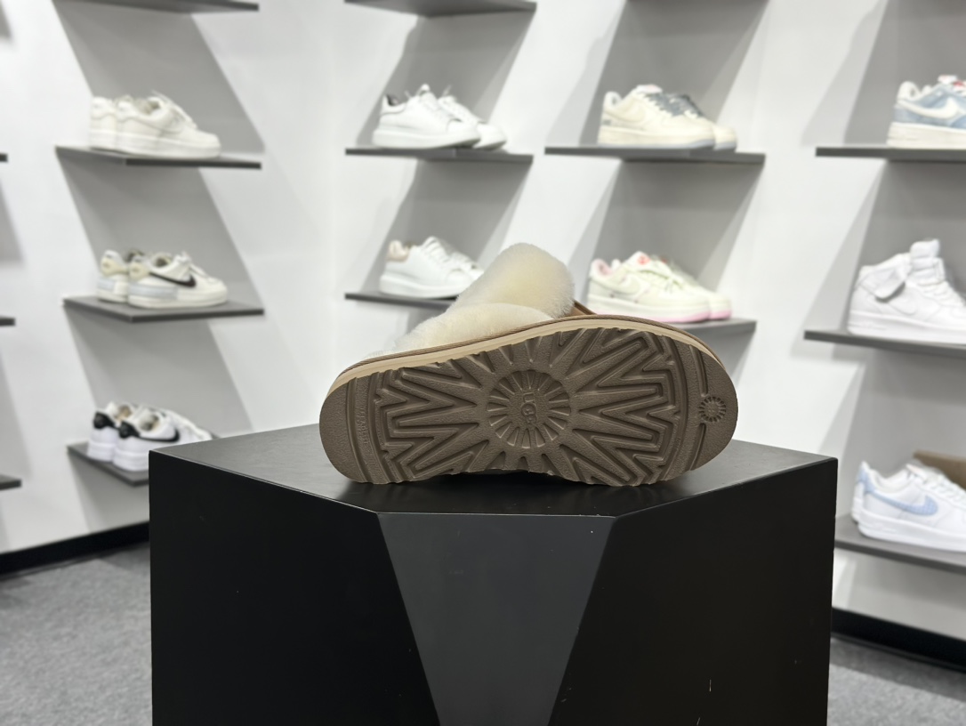 220 UGG 星拖厚底 栗色 秋冬羊皮毛一体雪地靴 1122550 全鞋-Chinese UA Cheap High Quatity Brand Clothes Bags handbags Sneakers wholesale wholesaler seller from China Factory suppliers Fashion Clothing Shoes best Quality Beautiful Price 220 UGG 星拖厚底 栗色 秋冬羊皮毛一体雪地靴 1122550 全鞋