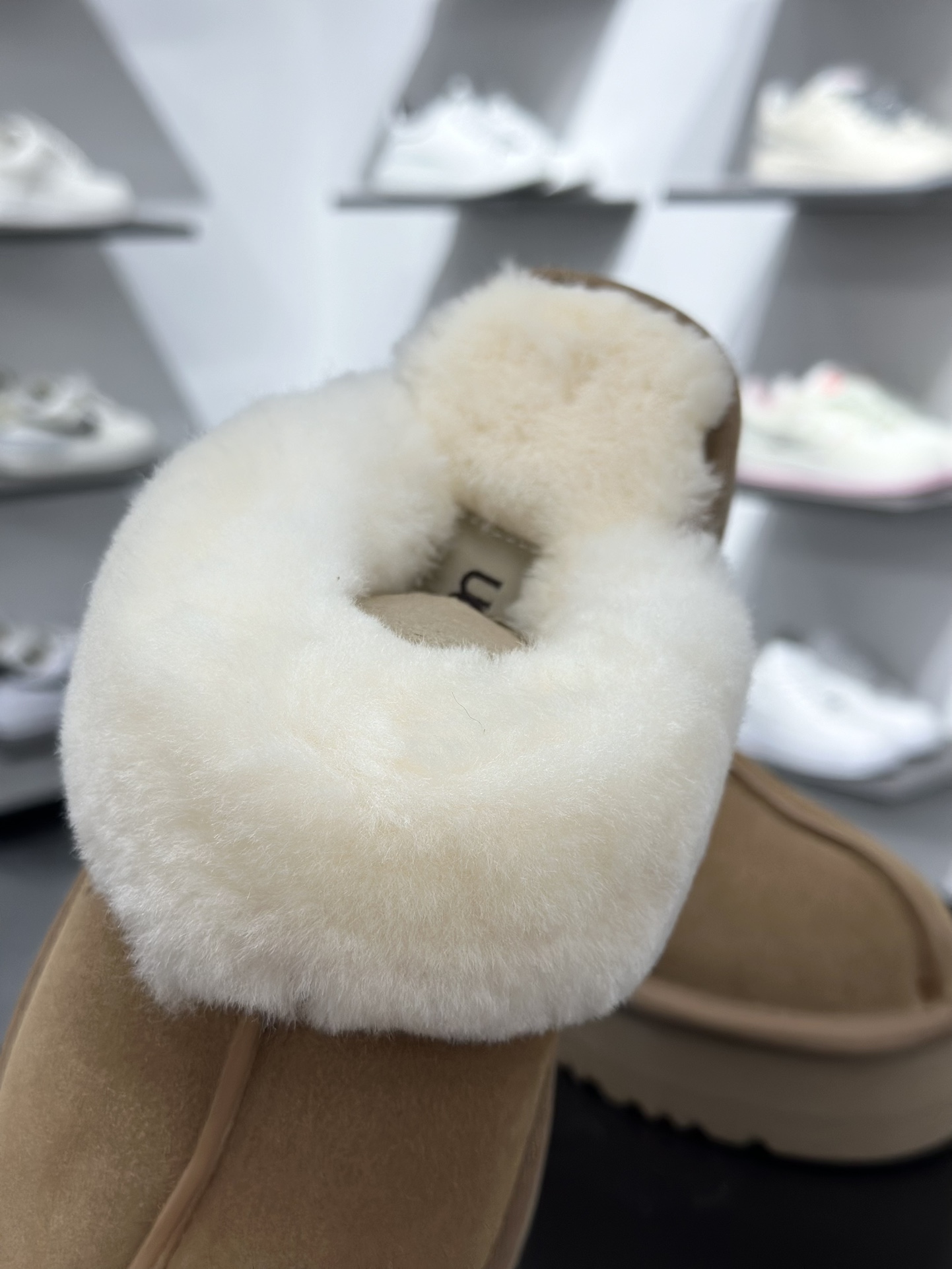 220 UGG 星拖厚底 栗色 秋冬羊皮毛一体雪地靴 1122550 全鞋-Chinese UA Cheap High Quatity Brand Clothes Bags handbags Sneakers wholesale wholesaler seller from China Factory suppliers Fashion Clothing Shoes best Quality Beautiful Price 220 UGG 星拖厚底 栗色 秋冬羊皮毛一体雪地靴 1122550 全鞋