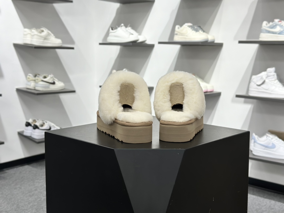 220 UGG 星拖厚底 栗色 秋冬羊皮毛一体雪地靴 1122550 全鞋-Chinese UA Cheap High Quatity Brand Clothes Bags handbags Sneakers wholesale wholesaler seller from China Factory suppliers Fashion Clothing Shoes best Quality Beautiful Price 220 UGG 星拖厚底 栗色 秋冬羊皮毛一体雪地靴 1122550 全鞋