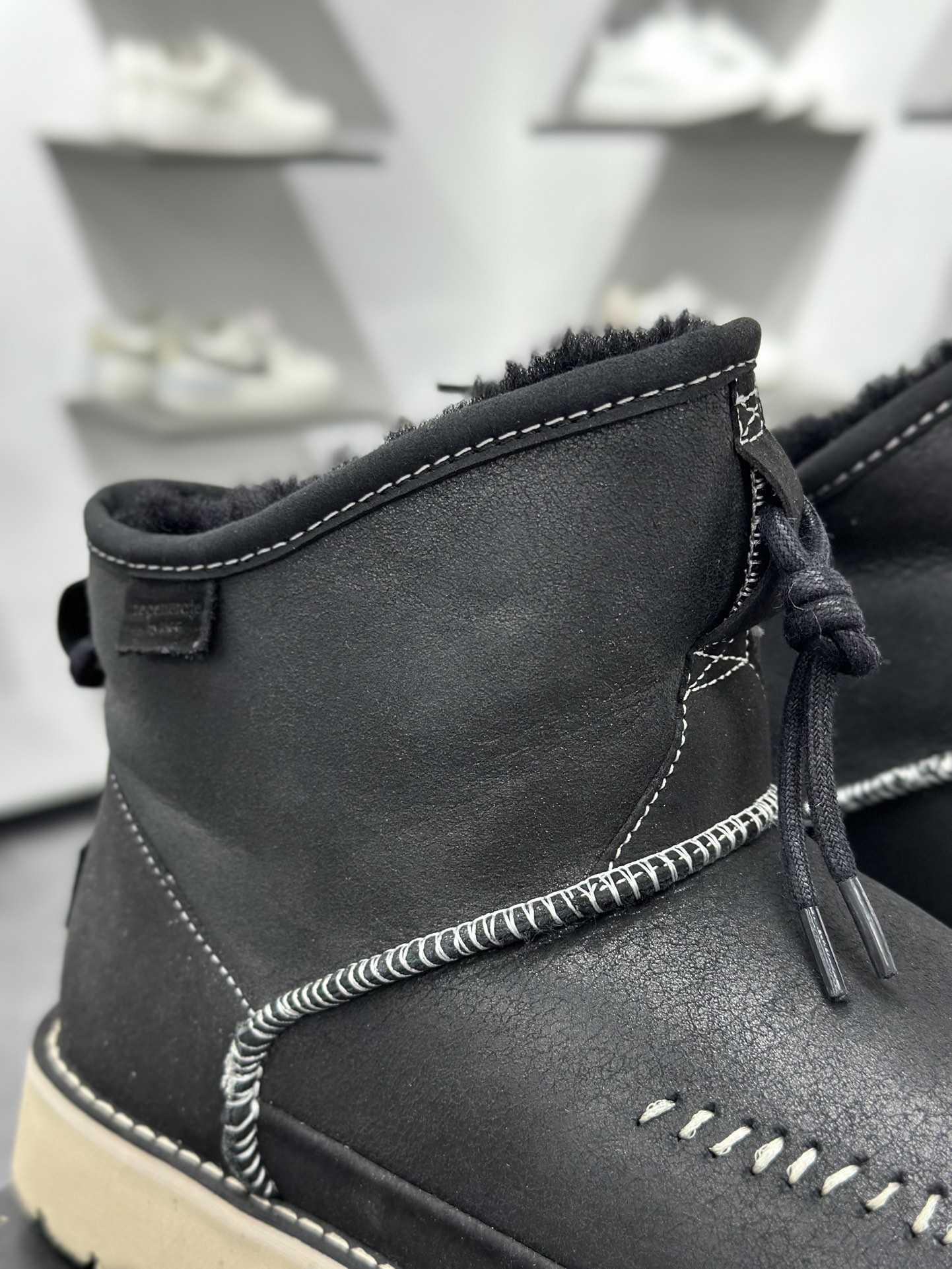 300 UGG Tasman 冬季男士雪地鞋 1144017