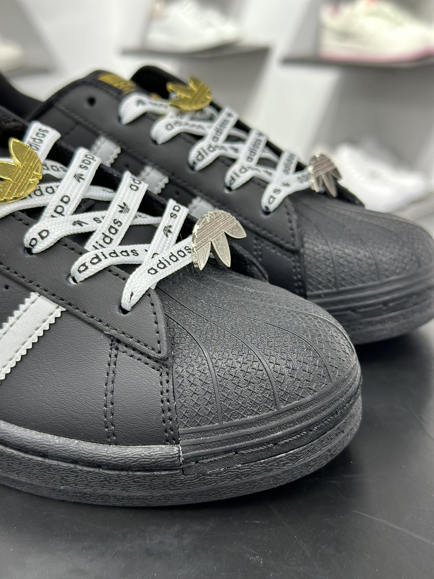 AD Originals Superstar 白牛仔贝壳头 EG4959