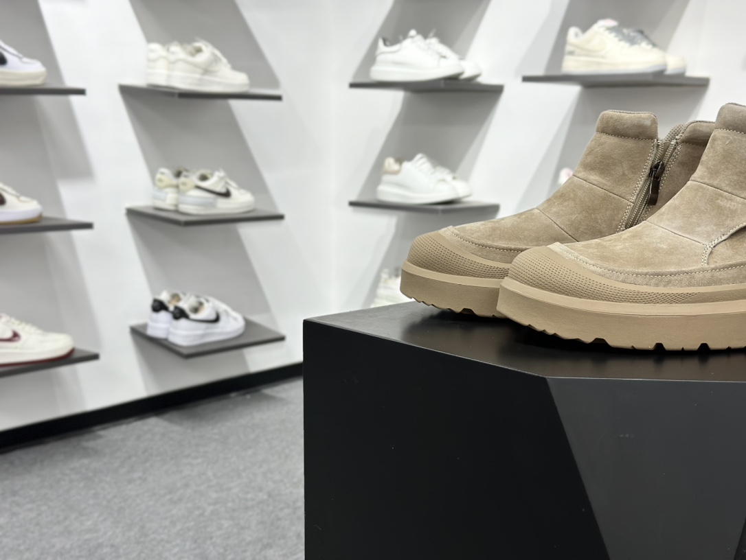 美国轻奢品牌 UGG M Tasman Weather Hybrid 塔斯曼混合系列中帮厚底轻量休闲马丁靴 U9807