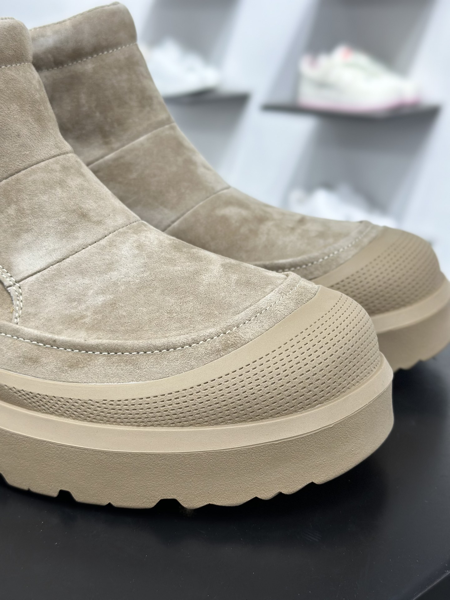 美国轻奢品牌 UGG M Tasman Weather Hybrid 塔斯曼混合系列中帮厚底轻量休闲马丁靴 U9807