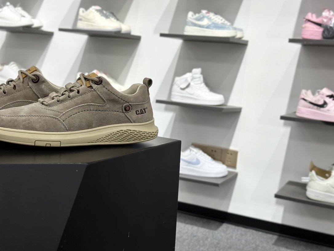 CAT/卡特 硬汉推土机品牌 休闲时尚低帮潮流韩版休闲男鞋系列 P717911