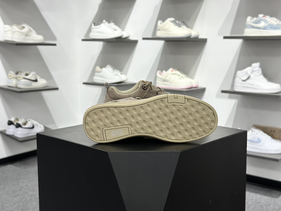 CAT/卡特 硬汉推土机品牌 休闲时尚低帮潮流韩版休闲男鞋系列 P717911