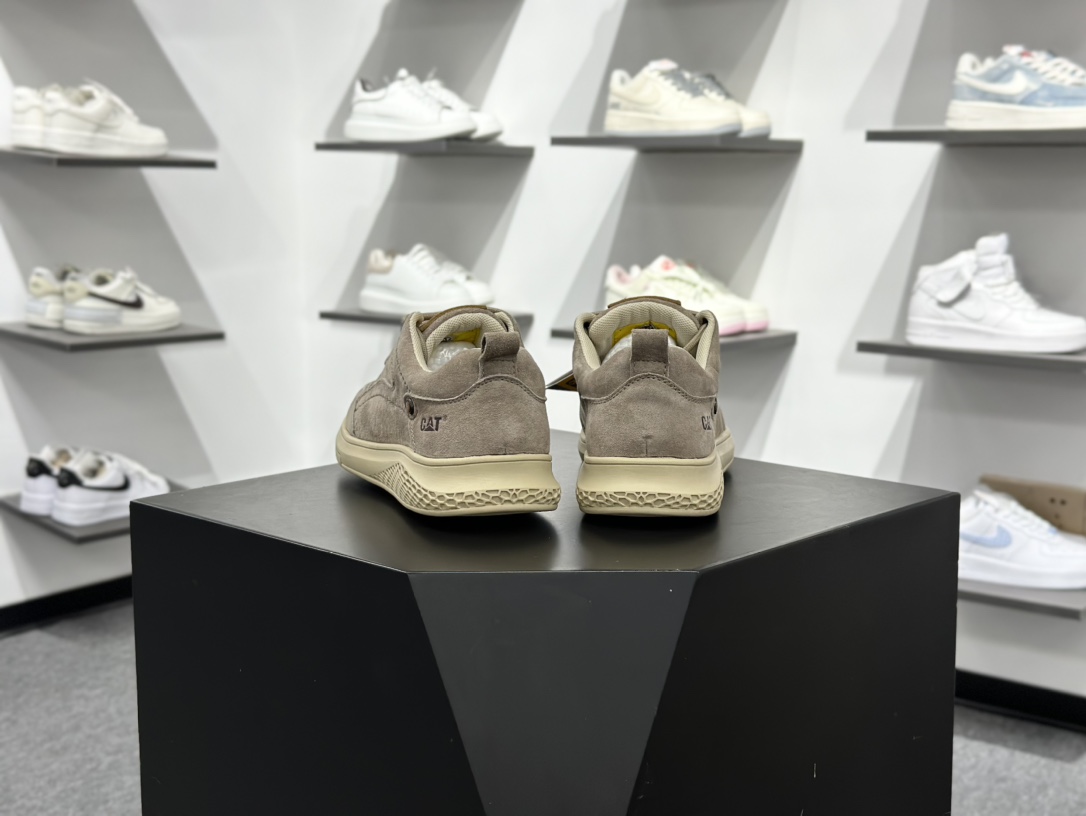 CAT/卡特 硬汉推土机品牌 休闲时尚低帮潮流韩版休闲男鞋系列 P717911