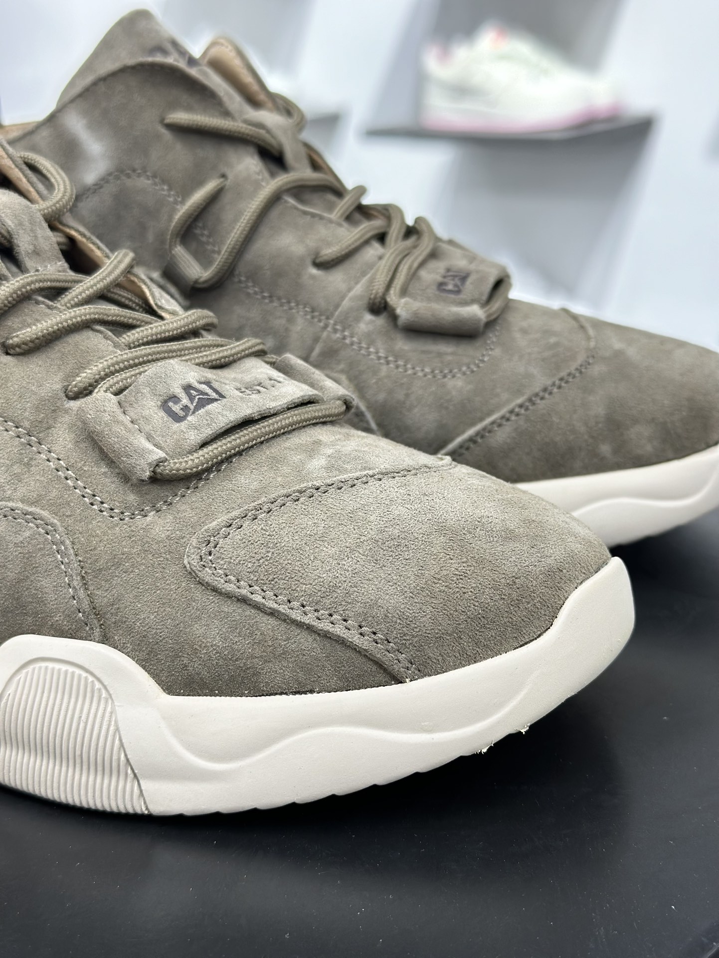 CAT/卡特 硬汉推土机品牌 经典百搭户外中帮休闲马丁靴 P727913