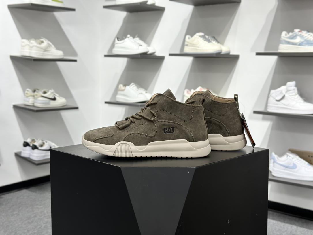 CAT/卡特 硬汉推土机品牌 经典百搭户外中帮休闲马丁靴 P727913