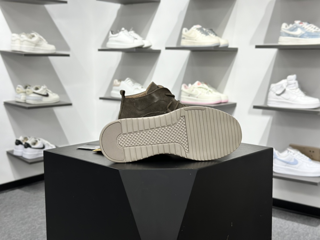 CAT/卡特 硬汉推土机品牌 经典百搭户外中帮休闲马丁靴 P727913