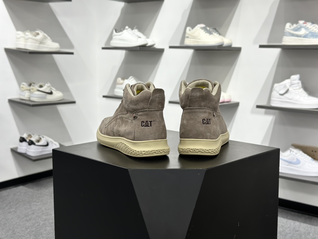 CAT/卡特 硬汉推土机品牌 秋冬经典款 户外百搭中帮休闲马丁靴 P727922